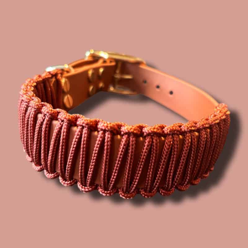 Rózsaszín biothane nyakörv kisállatoknak, kényelmes és stílusos kiegészítő.